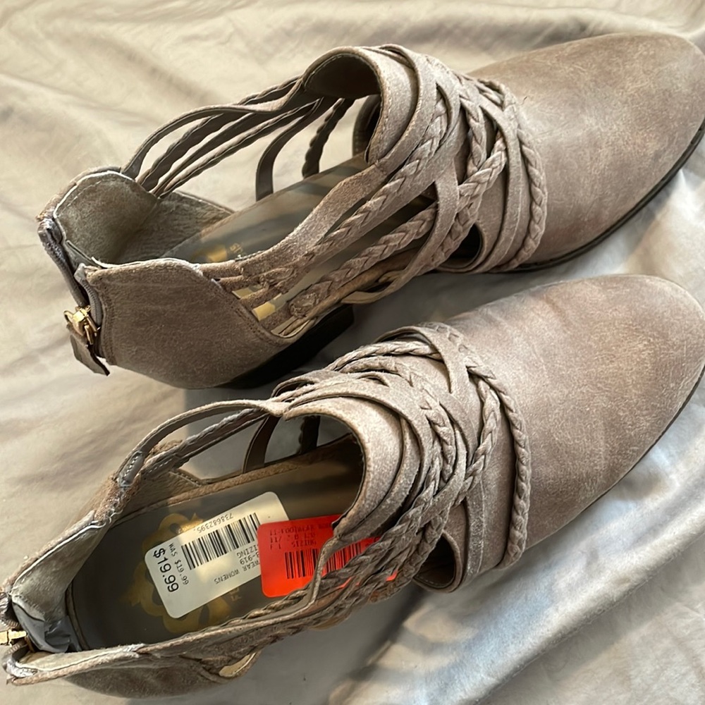 Boots size 9 brown/grey leather